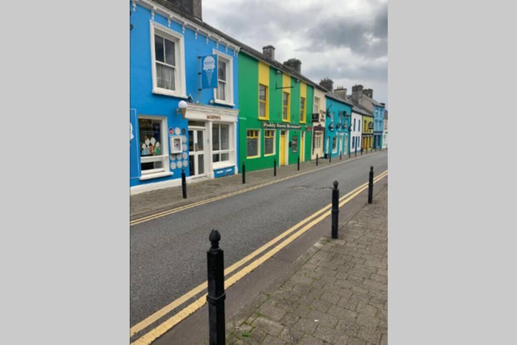 Centre Of Dingle Town - Luxury Holiday Apartment エクステリア 写真